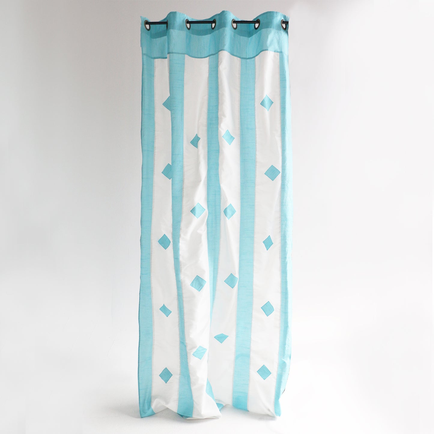 MUNTO CURTAIN