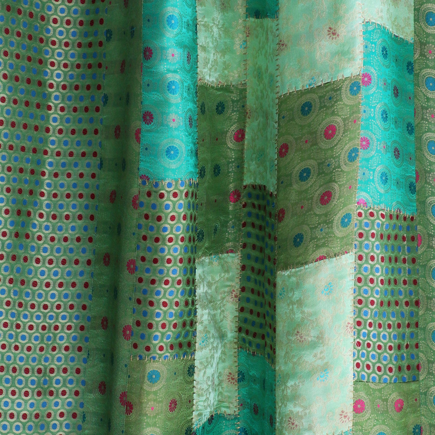 MINTY CURTAIN